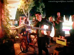 Guitar2causeitsagoodplacetumblr_m848zuKJFE1qi0noko6_250