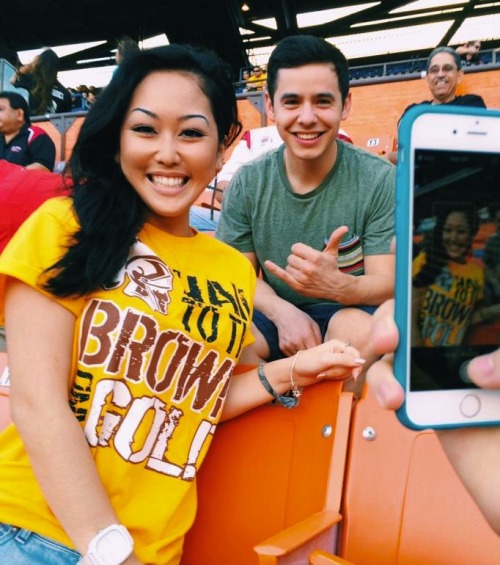 Kneestumblr_nfgemmoTf61qbjx1wo1_500