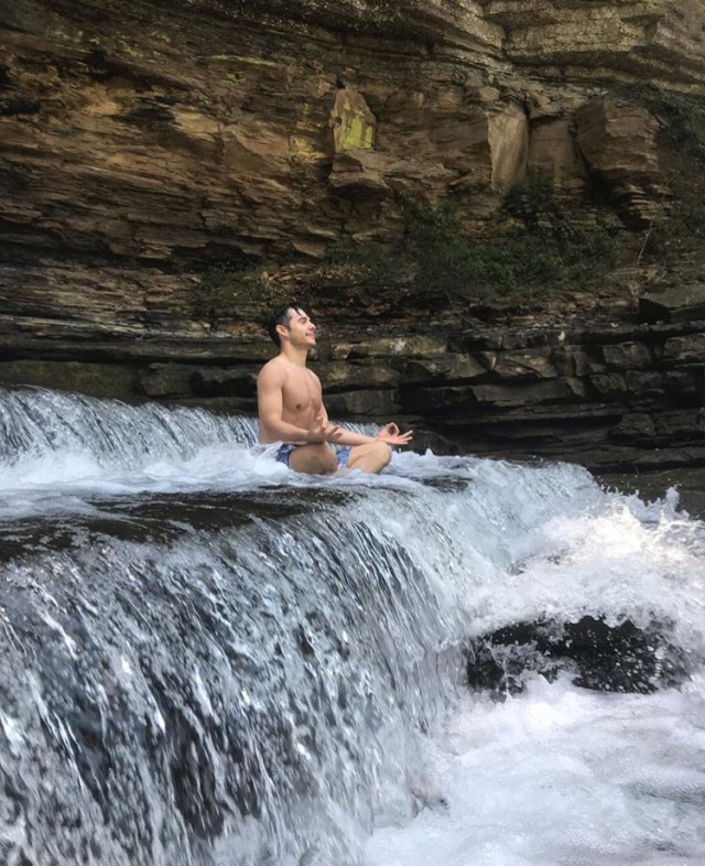 28E2C30A-4EF7-44B3-93A5-0216428A3DA1